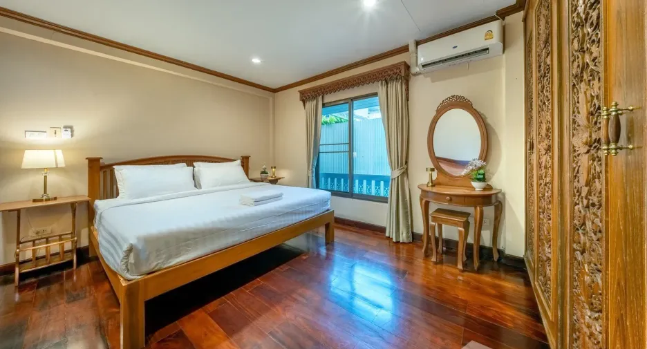 For rent 3 bedrooms villa in Sathon, Bangkok
