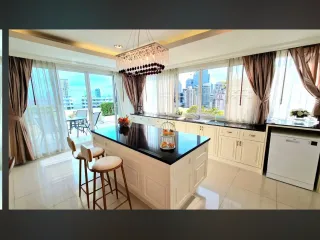 À louer 4 chambres condo à Watthana, Bangkok