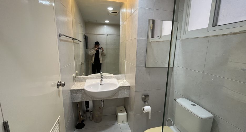 For rent 2 bedrooms condo in Hua Hin, Prachuap Khiri Khan