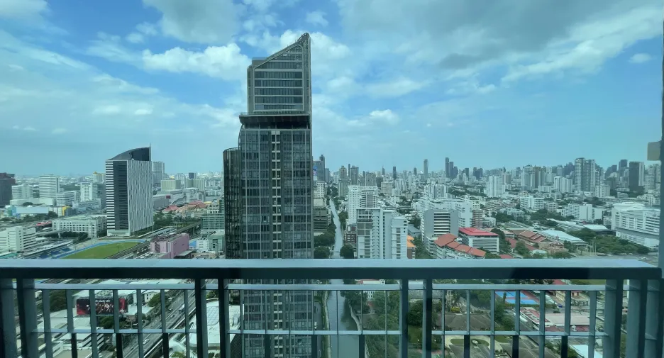 Condo en venta de 2 habitaciones en Watthana, Bangkok