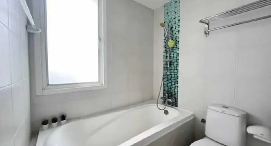 For rent 2 bedrooms condo in Phaya Thai, Bangkok