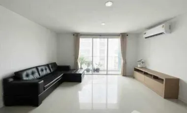 For rent 2 bedrooms condo in Phaya Thai, Bangkok