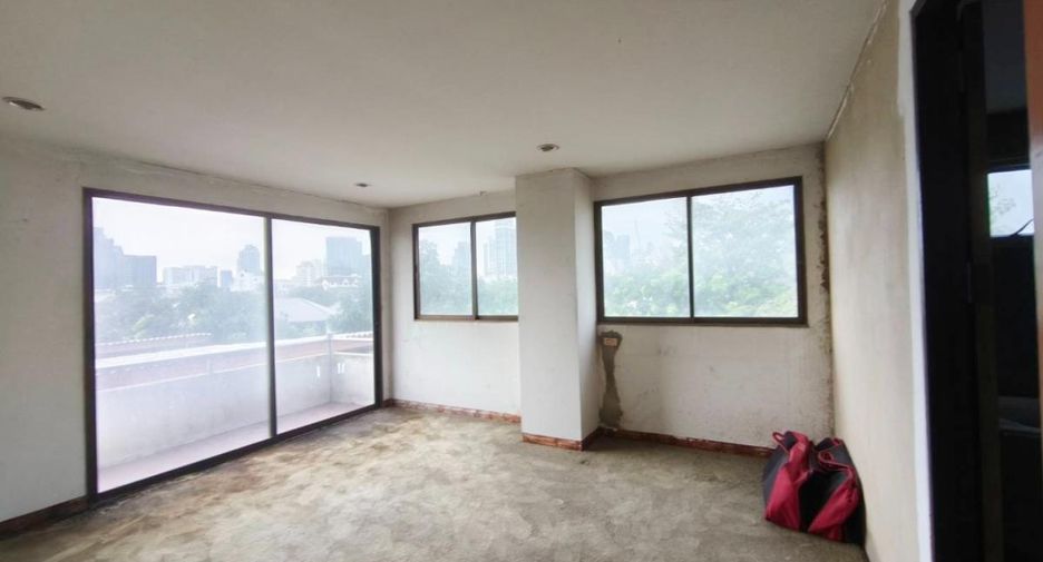 Apartment zum Kauf mit 8 Zimmer in Watthana, Bangkok