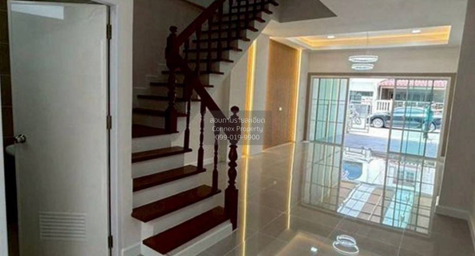 Casa adosada en venta de 2 habitaciones en Pak Kret, Nonthaburi