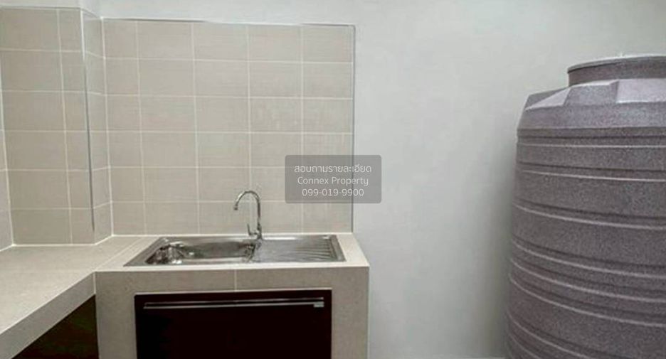 Casa adosada en venta de 2 habitaciones en Pak Kret, Nonthaburi