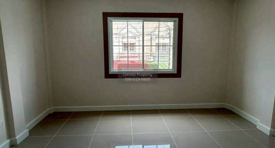 Casa adosada en venta de 2 habitaciones en Pak Kret, Nonthaburi