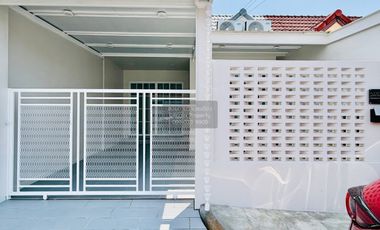 Продажа 2 спальни таунхаус в Банг Ламунг, Чонбури