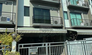 For sale 3 bedrooms townhouse in Bang Khen, Bangkok