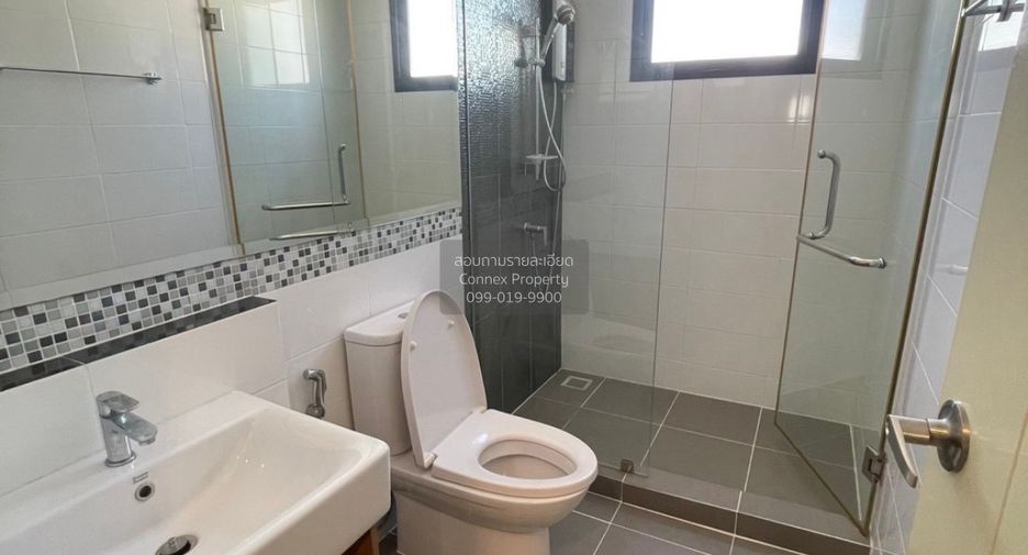 For sale 3 bedrooms townhouse in Bang Khen, Bangkok