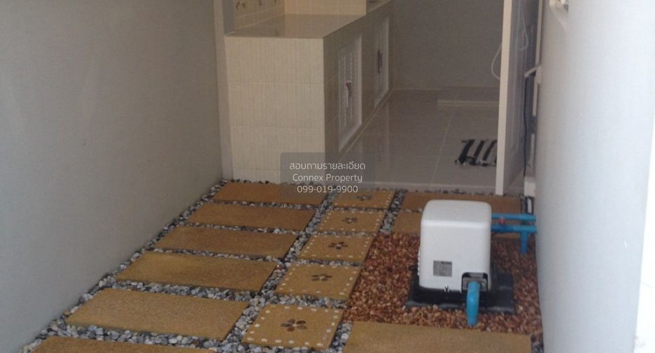 For sale 3 bedrooms townhouse in Suan Luang, Bangkok