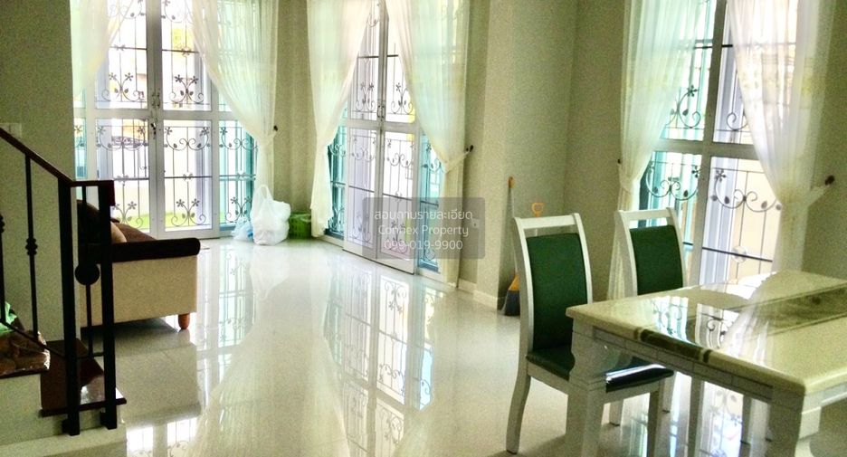 For sale 3 bedrooms townhouse in Suan Luang, Bangkok