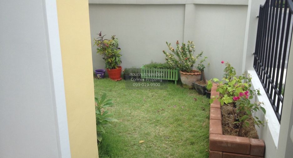 For sale 3 bedrooms townhouse in Suan Luang, Bangkok