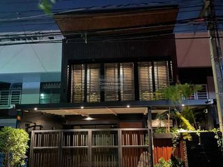 À vendre 3 chambres maison à Bang Kapi, Bangkok