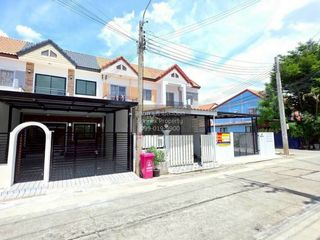 Casa adosada en venta de 4 habitaciones en Bang Bua Thong, Nonthaburi