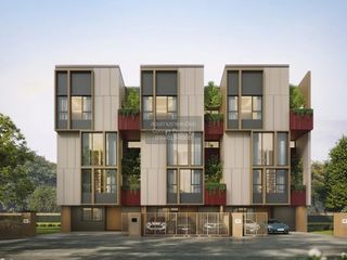 Casa adosada en venta de 4 habitaciones en Lat Phrao, Bangkok