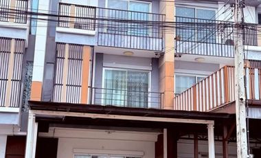 For sale 3 bedrooms townhouse in Bueng Kum, Bangkok