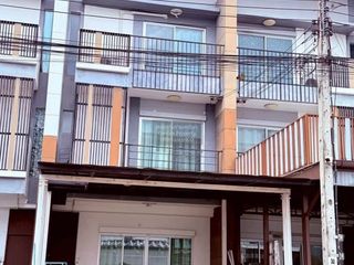 For sale 3 bedrooms townhouse in Bueng Kum, Bangkok