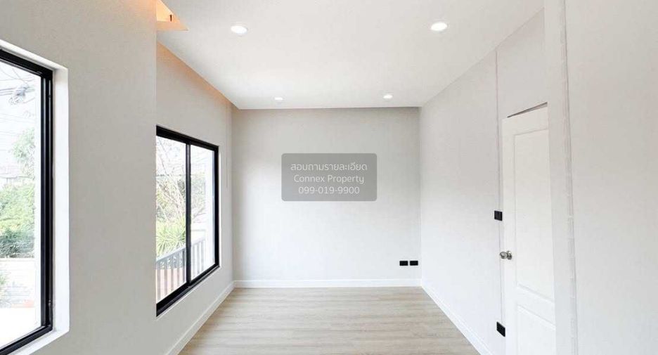 Casa adosada en venta de 3 habitaciones en Bang Khae, Bangkok