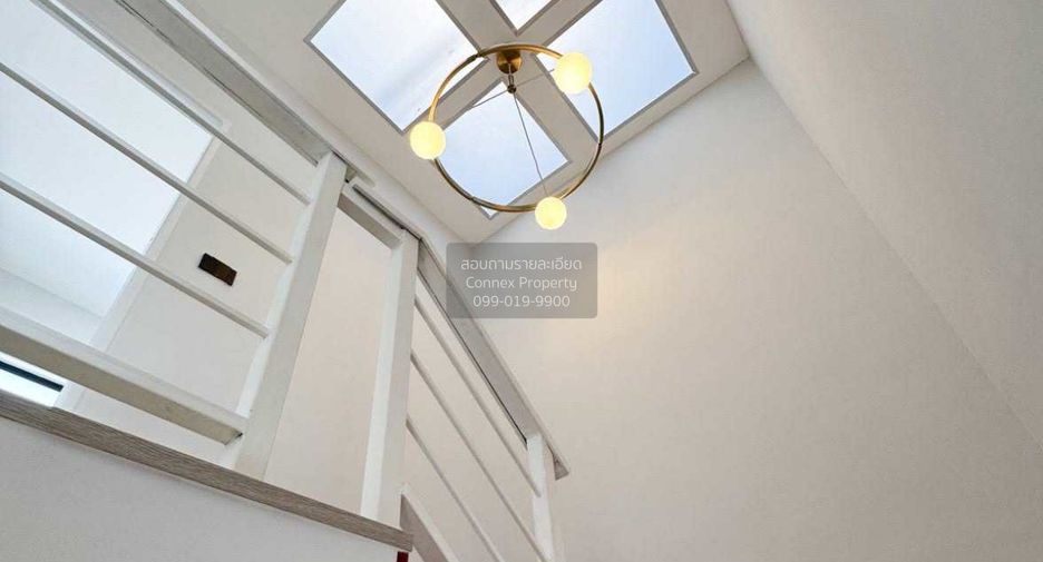 Casa adosada en venta de 3 habitaciones en Bang Khae, Bangkok