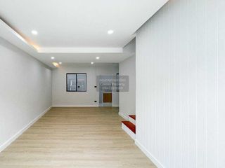 Casa adosada en venta de 3 habitaciones en Bang Khae, Bangkok