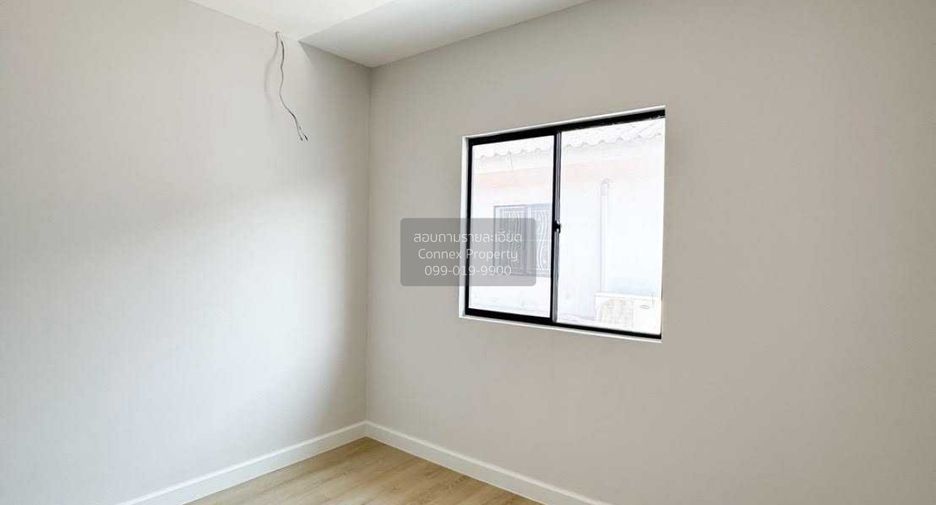 Casa adosada en venta de 3 habitaciones en Bang Khae, Bangkok