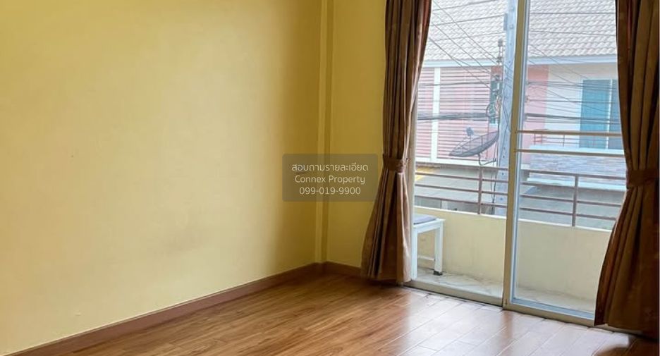 For sale 3 ベッドルーム townhouse in Mueang Samut Sakhon, Samut Sakhon