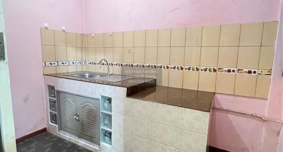 For sale 3 ベッドルーム townhouse in Mueang Samut Sakhon, Samut Sakhon