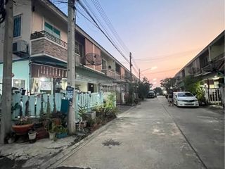 Reihenhaus zum Kauf mit 3 Zimmer in Mueang Samut Sakhon, Samut Sakhon