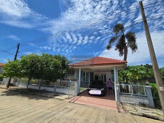 出售 3 卧室 独立屋 在 Sam Khok, Pathum Thani