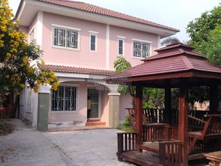 Haus zum Kauf mit 5 Zimmer in Mueang Pathum Thani, Pathum Thani