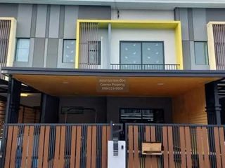 Casa adosada en venta de 2 habitaciones en Suan Luang, Bangkok
