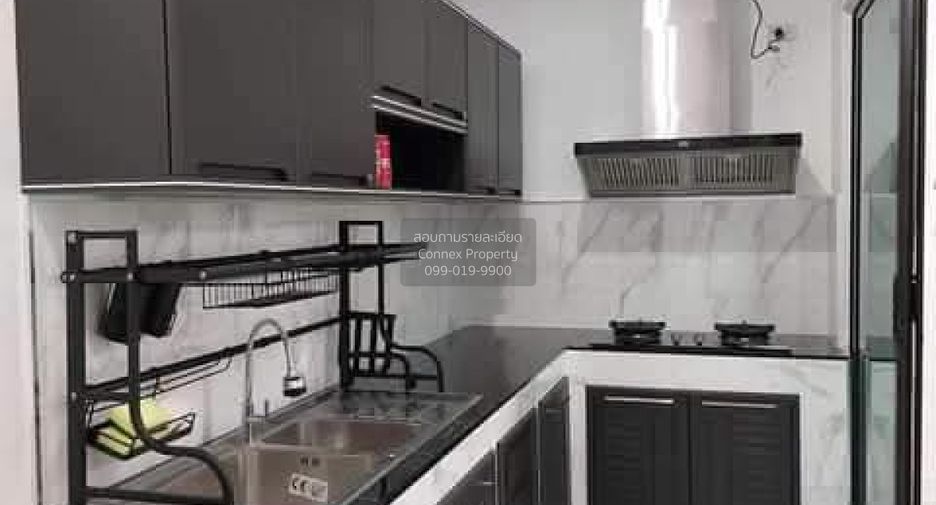 Casa adosada en venta de 2 habitaciones en Suan Luang, Bangkok