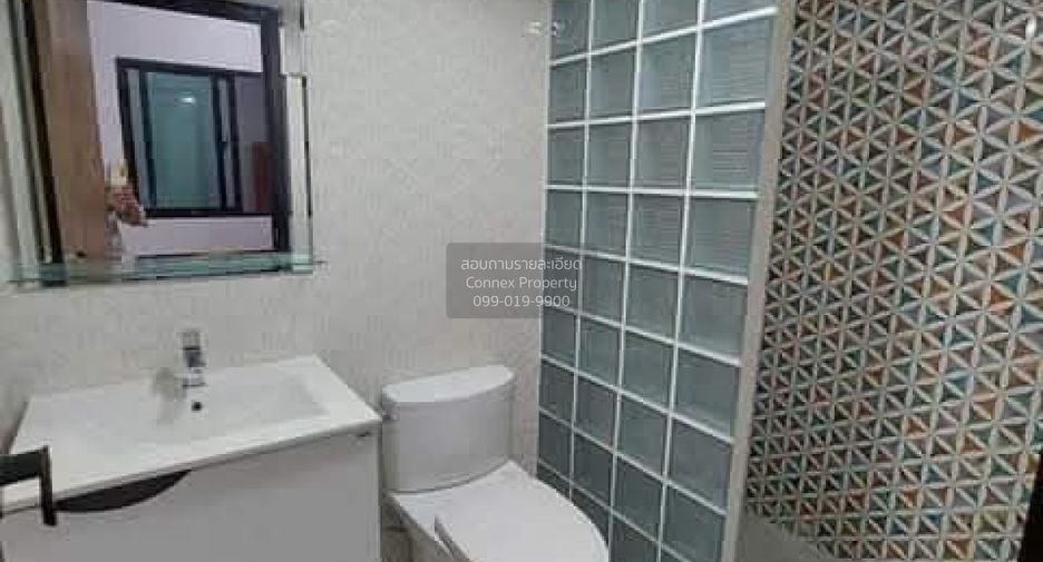 Casa adosada en venta de 2 habitaciones en Suan Luang, Bangkok