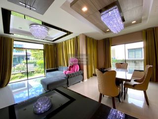 Casa en venta de 4 habitaciones en Lat Krabang, Bangkok
