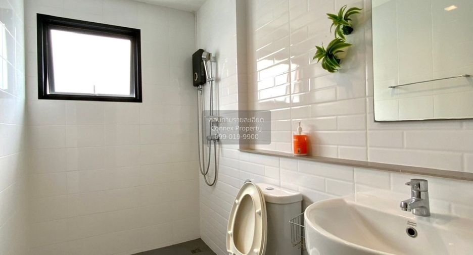 For sale 4 bedrooms house in Lat Krabang, Bangkok