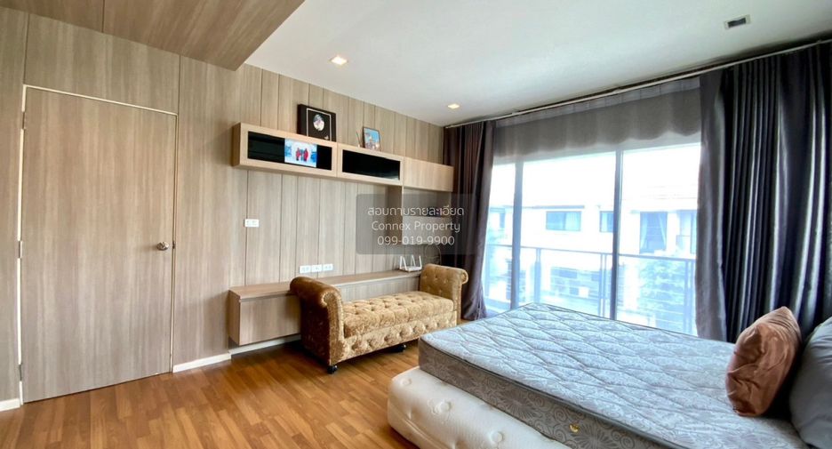 For sale 4 bedrooms house in Lat Krabang, Bangkok