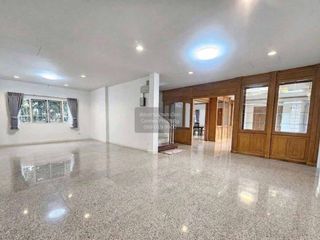 Haus zum Kauf mit 6 Zimmer in Thawi Watthana, Bangkok