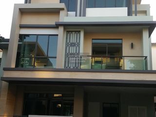Casa en venta de 4 habitaciones en Bueng Kum, Bangkok