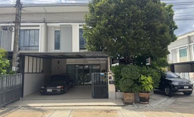Casa adosada en venta de 3 habitaciones en Chom Thong, Bangkok
