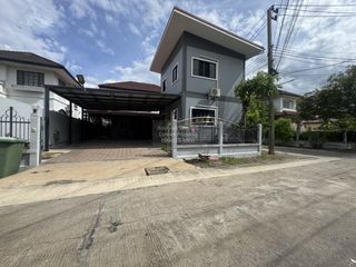 Casa en venta de 4 habitaciones en Bang Khae, Bangkok