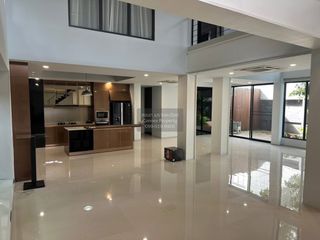For sale 5 bedrooms house in Bang Phli, Samut Prakan