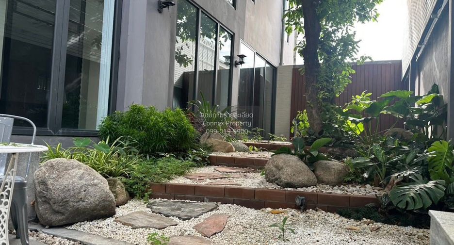 For sale 5 bedrooms house in Bang Phli, Samut Prakan
