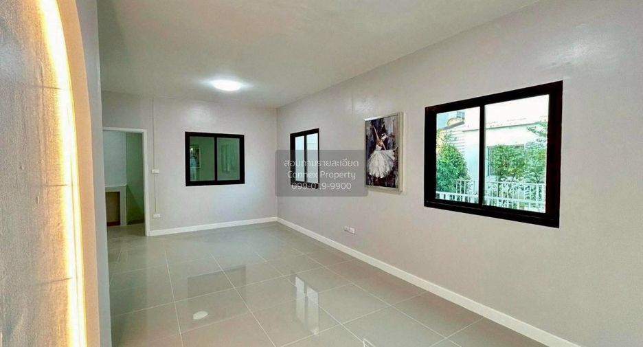 For sale 3 bedrooms townhouse in Khlong Luang, Pathum Thani