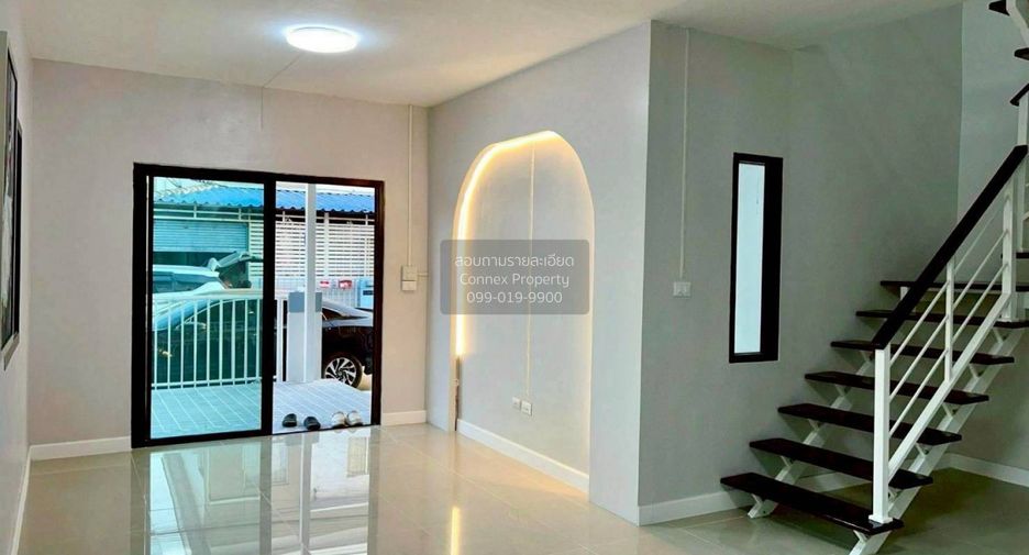 For sale 3 bedrooms townhouse in Khlong Luang, Pathum Thani