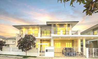Casa en venta de 5 habitaciones en Bang Khun Thian, Bangkok