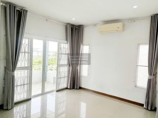À vendre 3 chambres maison à Sai Noi, Nonthaburi