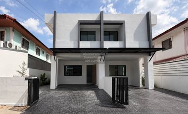 Casa adosada en venta de 2 habitaciones en Thawi Watthana, Bangkok