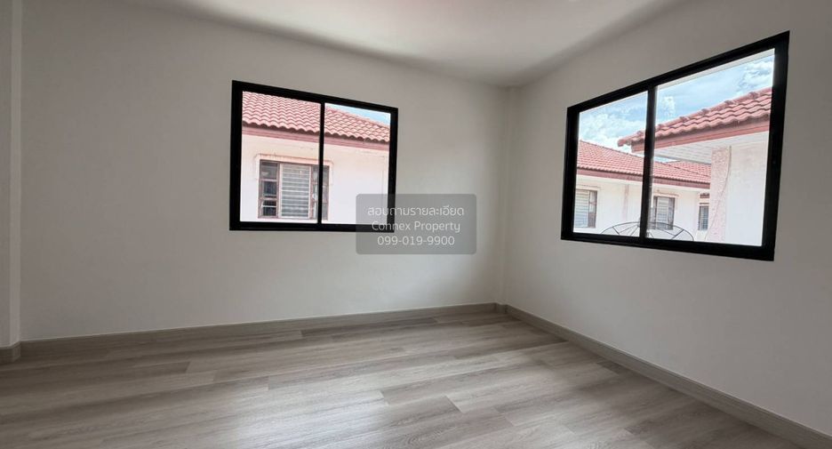 Casa adosada en venta de 2 habitaciones en Thawi Watthana, Bangkok