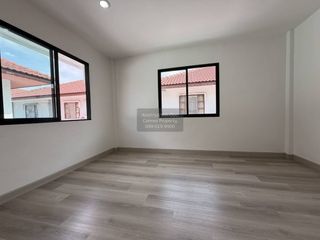 Casa adosada en venta de 2 habitaciones en Thawi Watthana, Bangkok