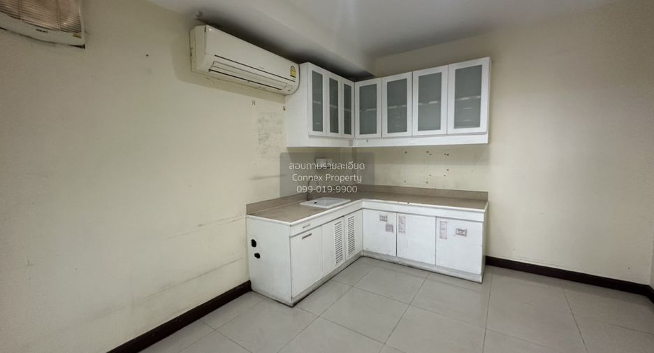 For sale 16 bedrooms retail Space in Phasi Charoen, Bangkok
